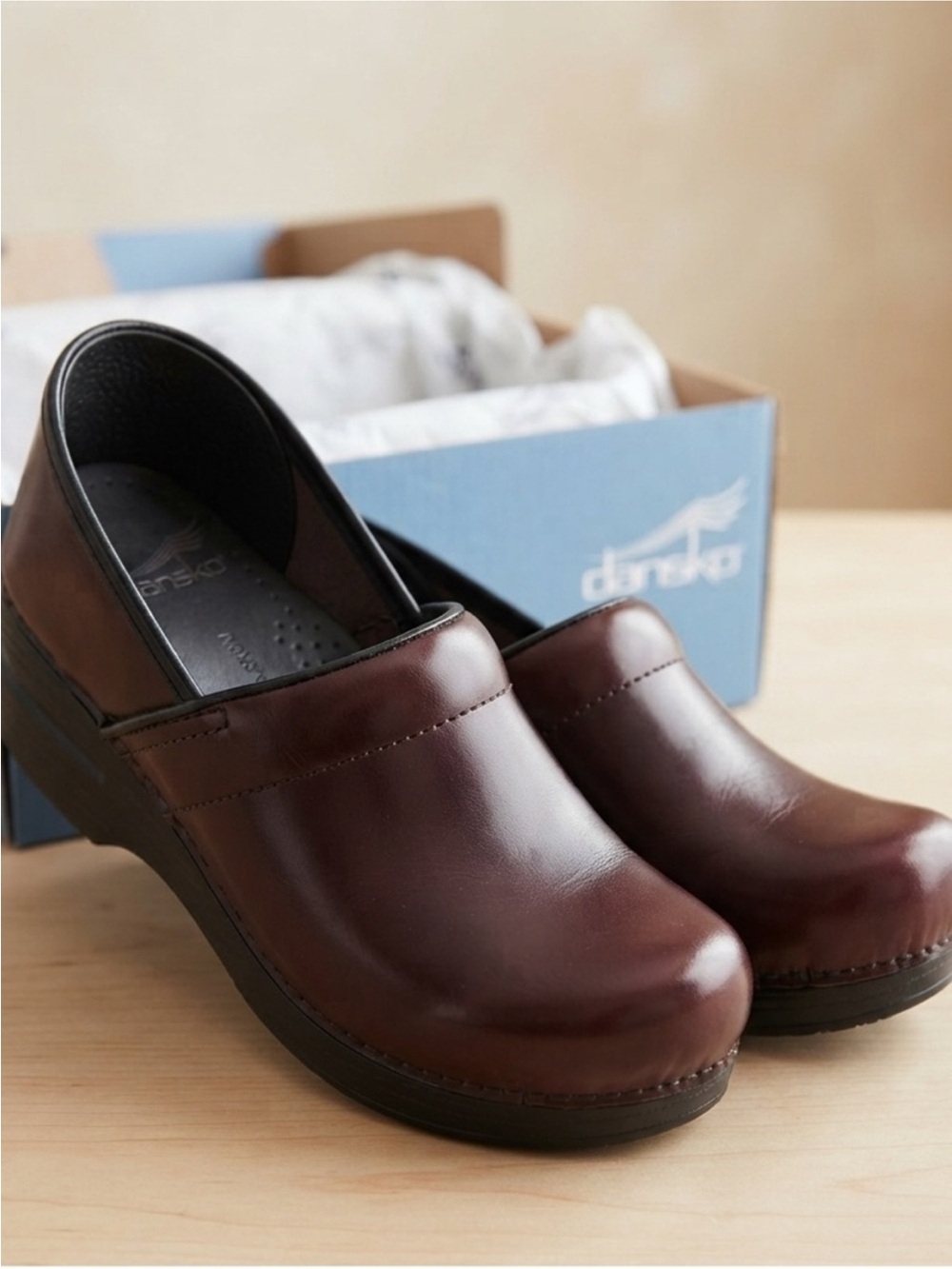 Dansko Narrow Professional
Clogs - Cordovan Leather Size
37